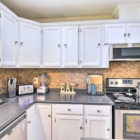 Charming Hampton Home With Yard 2 Mi To Beach! Exterior photo